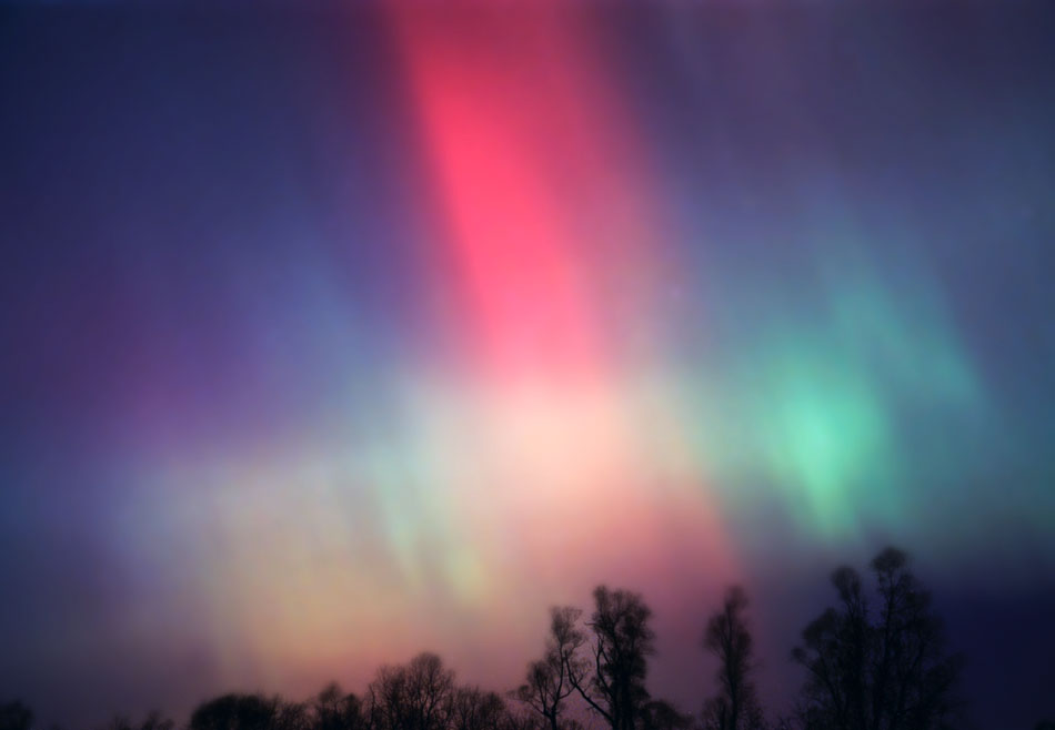aurora1.jpg (200 kbytes)